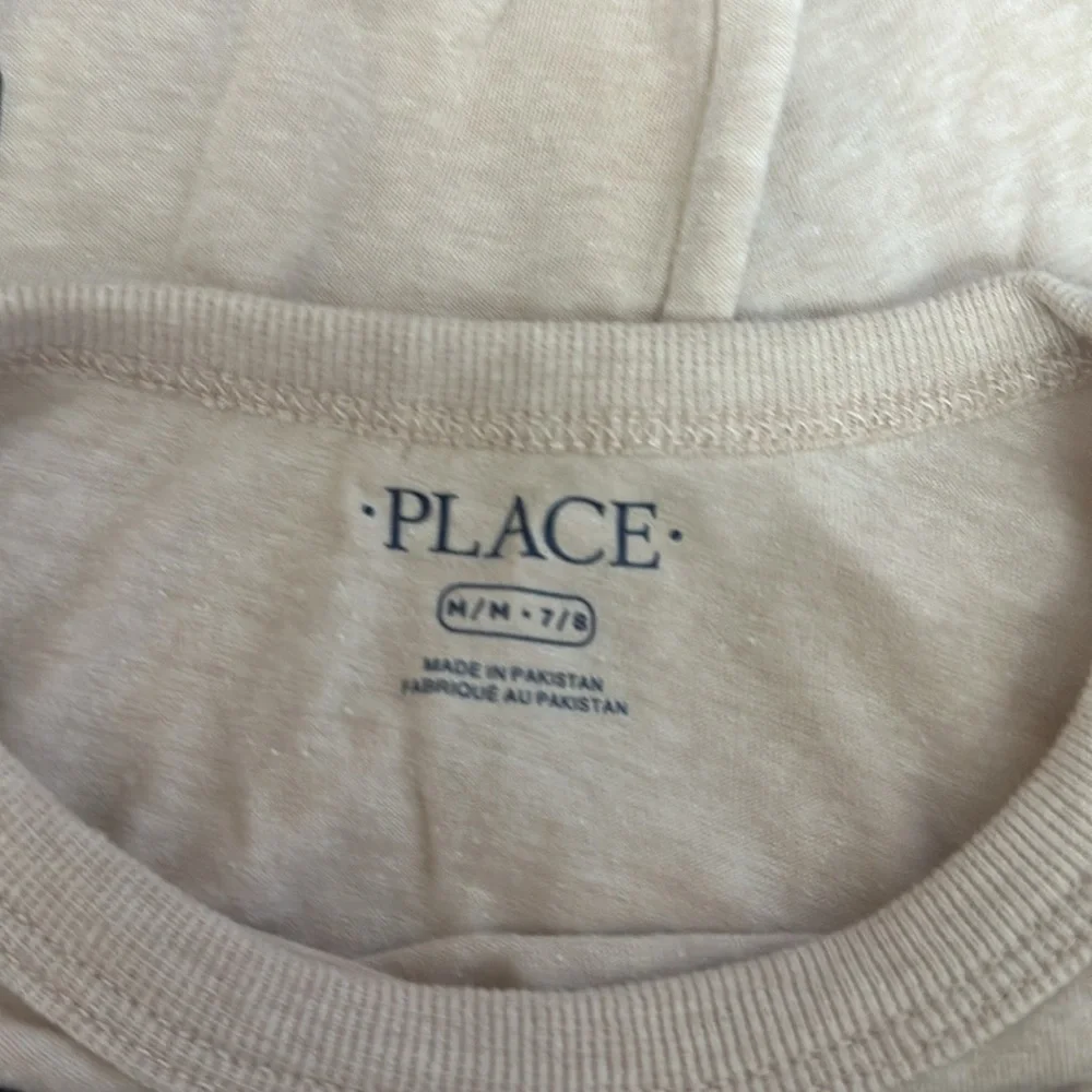 Children Place Boy’s Beige Long Sleeve Tee with Heart Graphic Size M 7/8